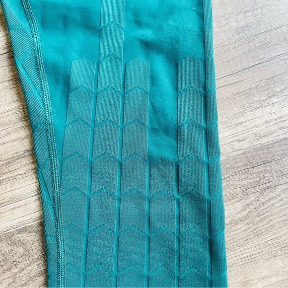 North Face Teal Chevron Athletic Leggings Small - Picture 2 of 10